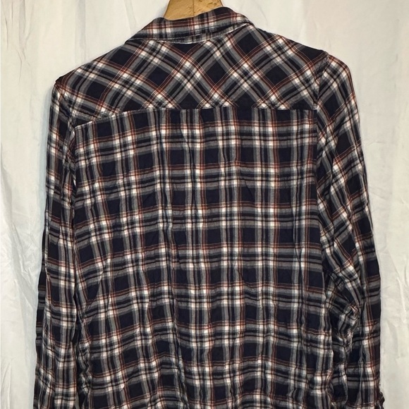 Universa Thread Women’s plaid button down shirt size XL - Picture 8 of 12